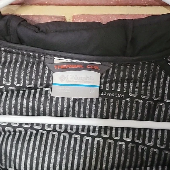 Columbia Black Puffer Jacket - Picture 8 of 13